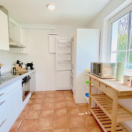 Snug Stays I 3 Zimmer Design Apartment Am See Mit Garten I Home Office I Highspeed Wifi Weßling Exteriör bild