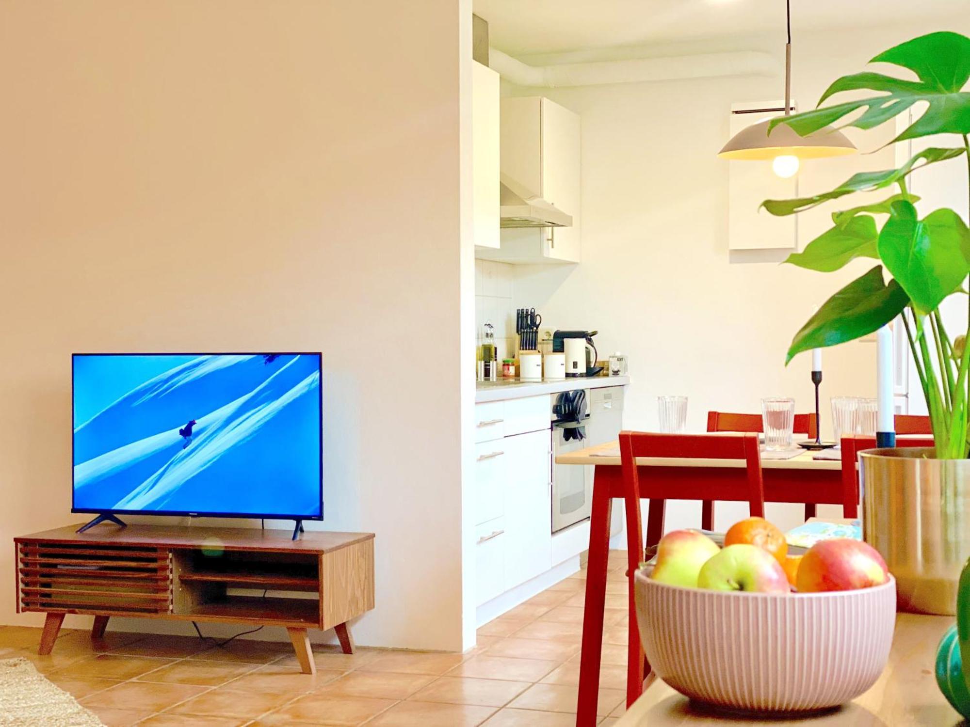 Snug Stays I 3 Zimmer Design Apartment Am See Mit Garten I Home Office I Highspeed Wifi Weßling Exteriör bild