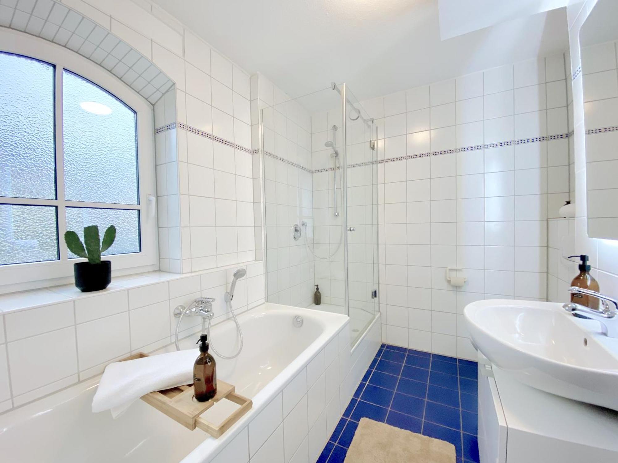 Snug Stays I 3 Zimmer Design Apartment Am See Mit Garten I Home Office I Highspeed Wifi Weßling Exteriör bild